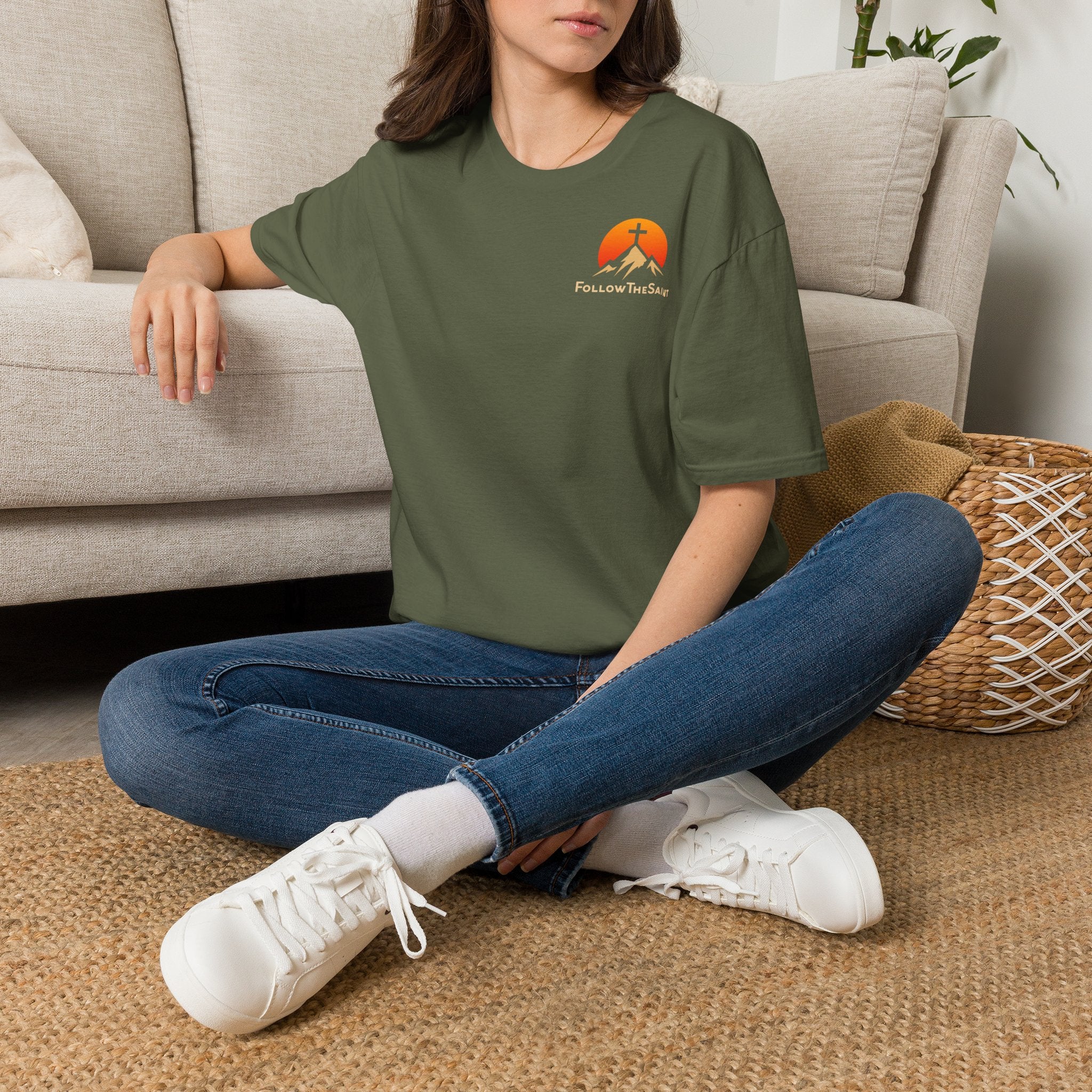 FollowTheSaint Mountain Cross T-Shirt – Beidseitig bedruckt | „not the crowd"