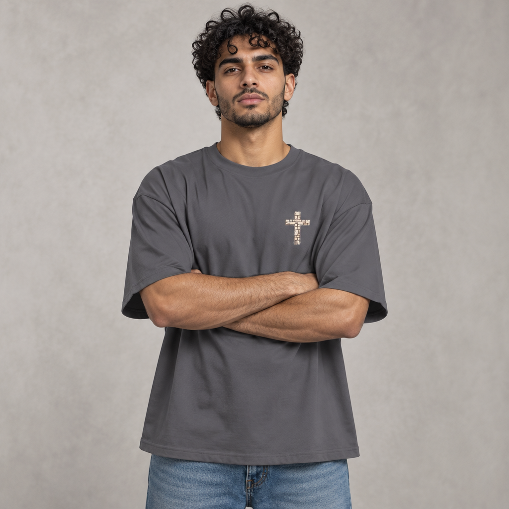 Unisex-Oversize-Shirt „Αν πεθάνεις πριν πεθάνεις…“ – Steinkreuz & griechischer Sinnspruch – Versandkostenfrei