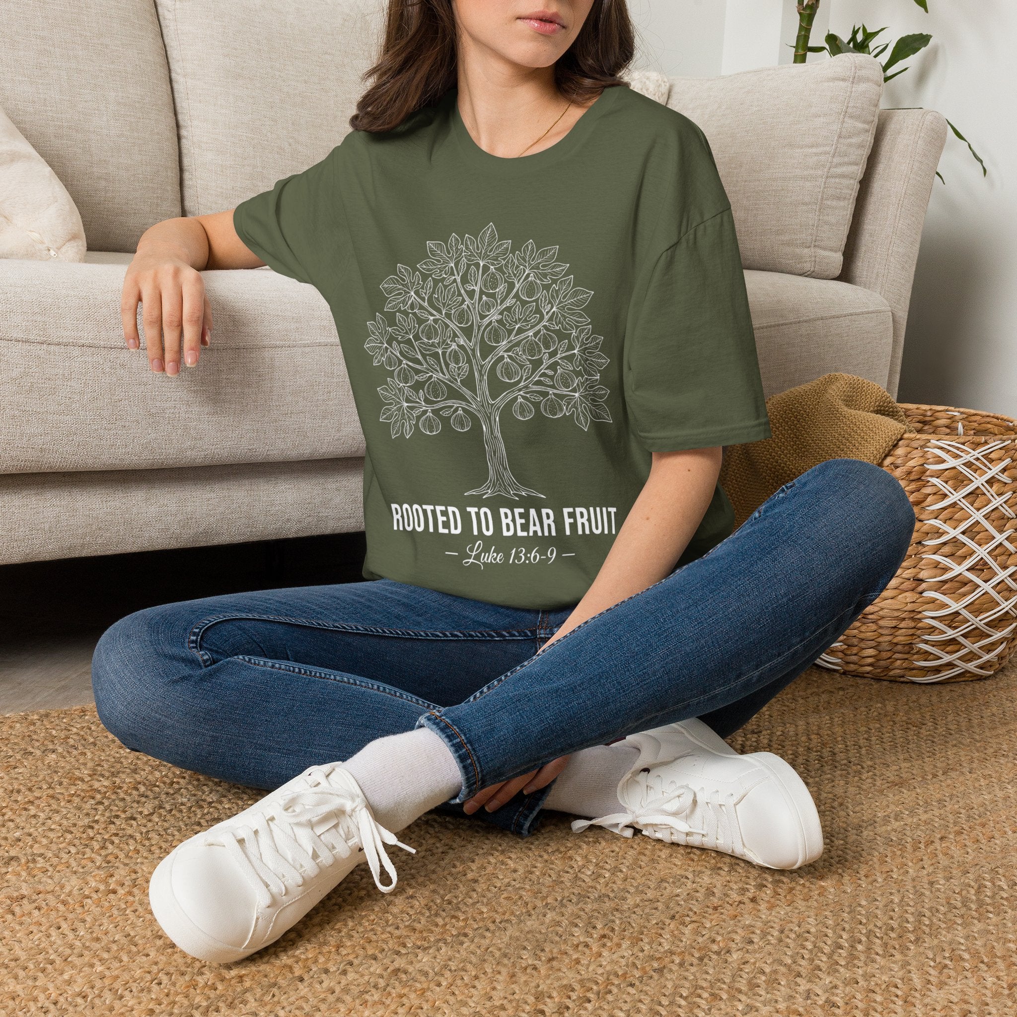 Rooted to Bear Fruit Fig Tree T-Shirt Military Green getragen – FollowTheSaint
