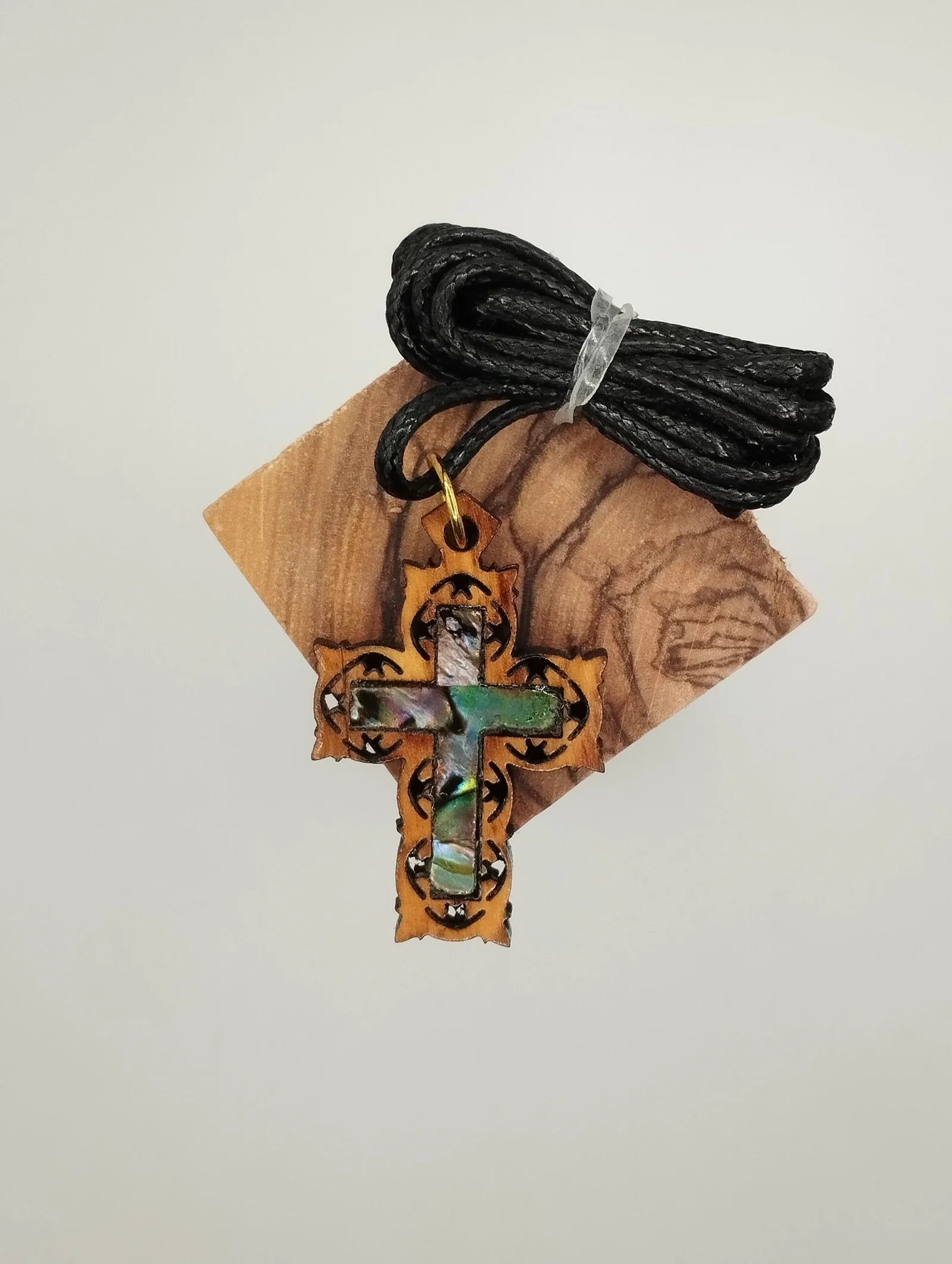 Kreuz-Anhänger aus Olivenholz mit Abalone-Perlmutt-Inlay