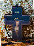 Handgefertigtes orthodoxes Auto- & Hängekreuz aus Walnussholz – Christus am Kreuz in 3D mit Plexiglas – IC XC NIKA